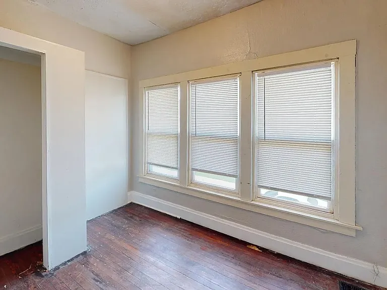 1297 N 5th St #1 — Photo 5