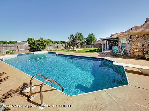 4th image of 5984 Stafford Dr