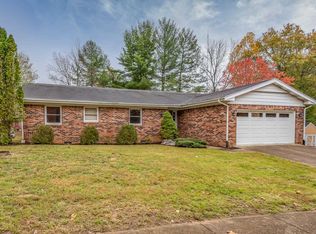 2211 S Belhaven Ct, Bloomington, IN 47401