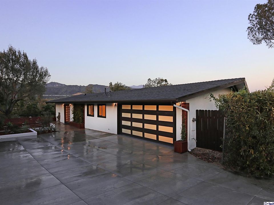 1st image of 4921 Mount Royal Dr