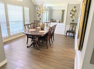 13107 Walnut Lake Rd, Houston, TX 77065