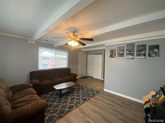 5th image of 26455 Barnes St