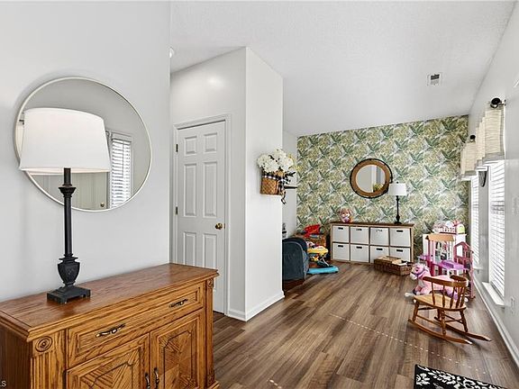 3rd image of 4504 Chimney Springs Dr