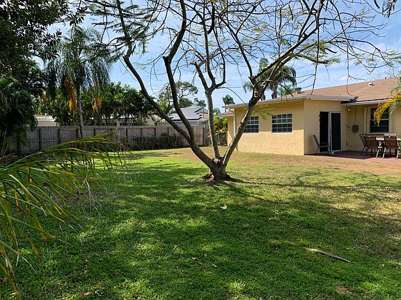 4th image of 806 SE Carnival Avenue