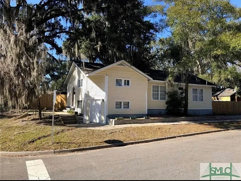 2320 Bonaventure Rd — Photo 1