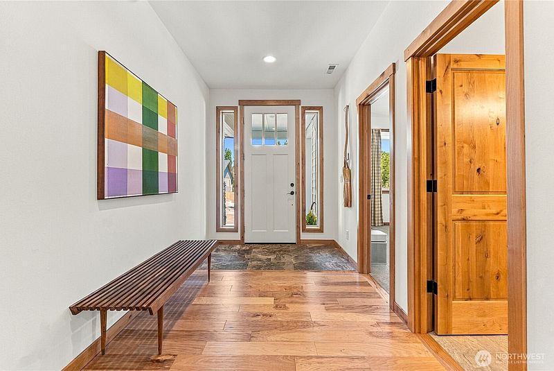 4th image of 3015 Riverview Lane