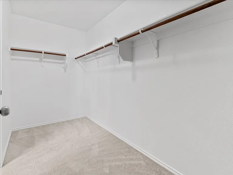 445 Grenada Lake Dr — Photo 18