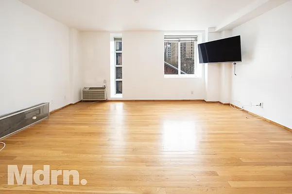 Rented by Mdrn Residential | media 17