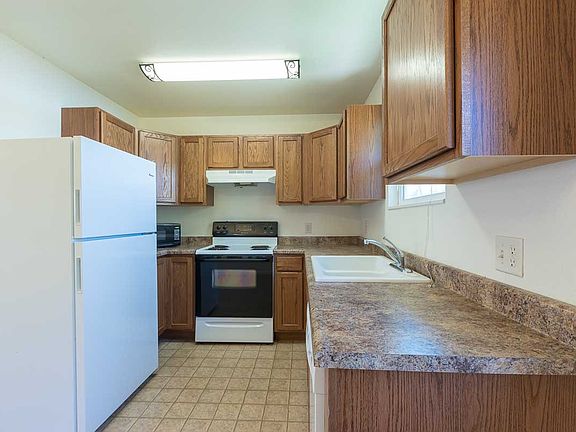 4th image of 760 Canyon St #3