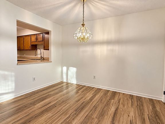 4th image of 9355 Ranchview Ln N