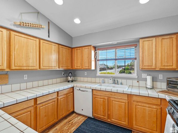 1359 Whooping Crane Dr, Sparks, NV 89441