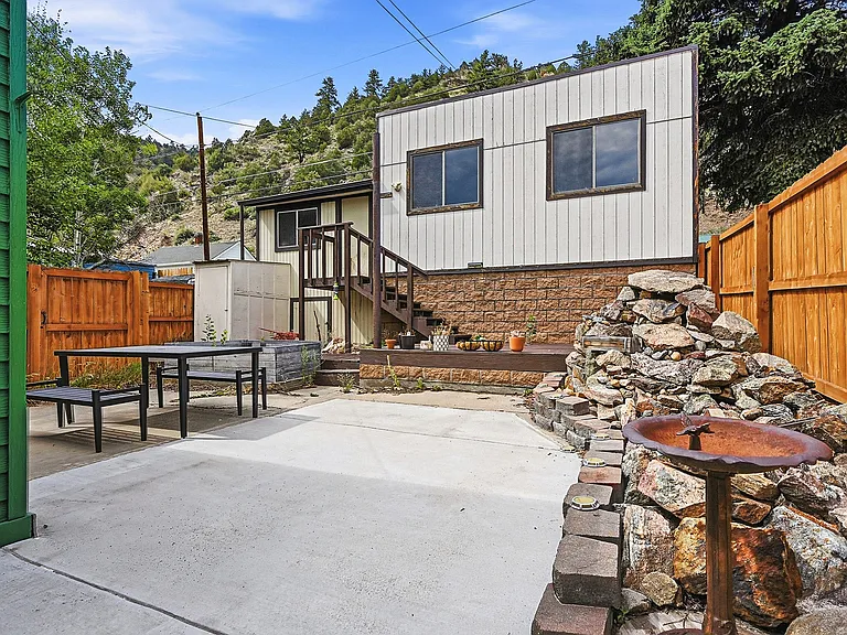 516 Colorado Blvd — Photo 23