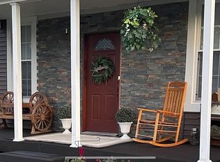 1041 Stewart St, Shinnston, WV 26431