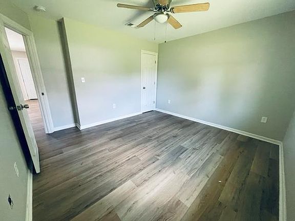 4th image of 505 Carrie Dr #7