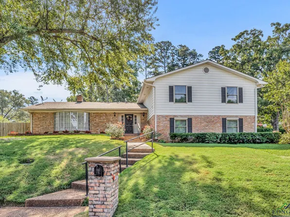 2400 Woodhollow Ct, Longview, TX 75604