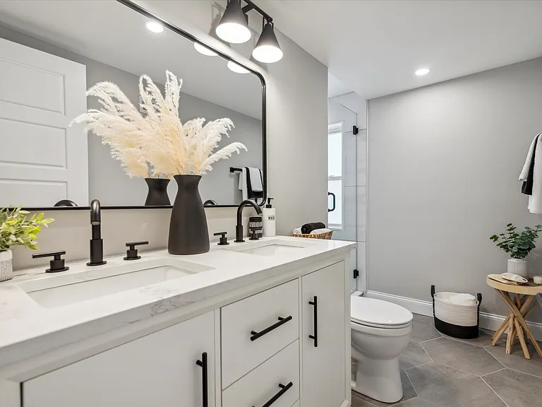933 Henry Ave — Photo 30