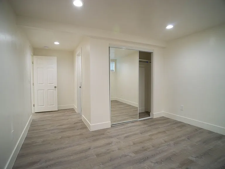 The Plaza House — Photo 16