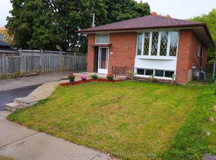61 Lewiston Rd #BASEMENT, Toronto, ON M1P1X8