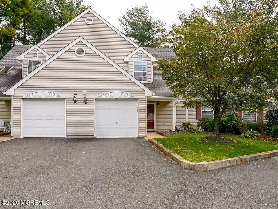 23 Commons Dr
