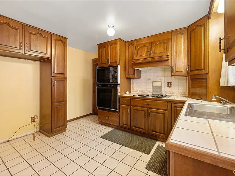 444 Buckingham Ave — Photo 10