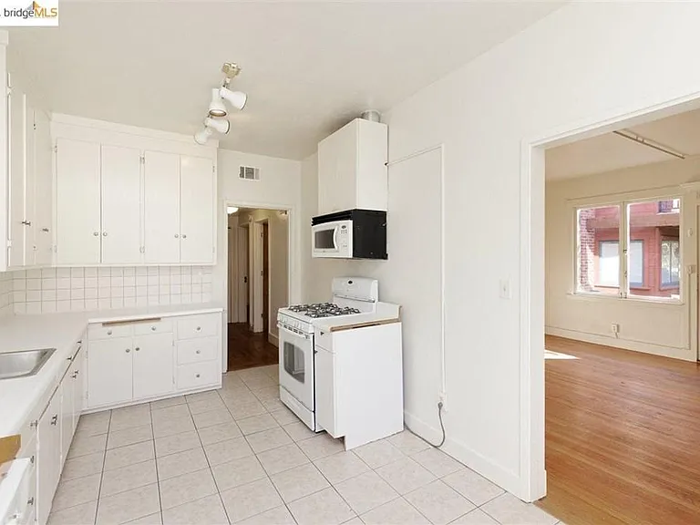 2533 Ridge Rd #A — Photo 12