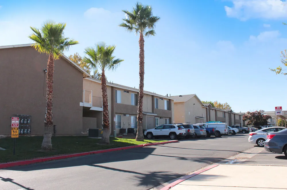 Hesperia Regency Apartments — Photo 2