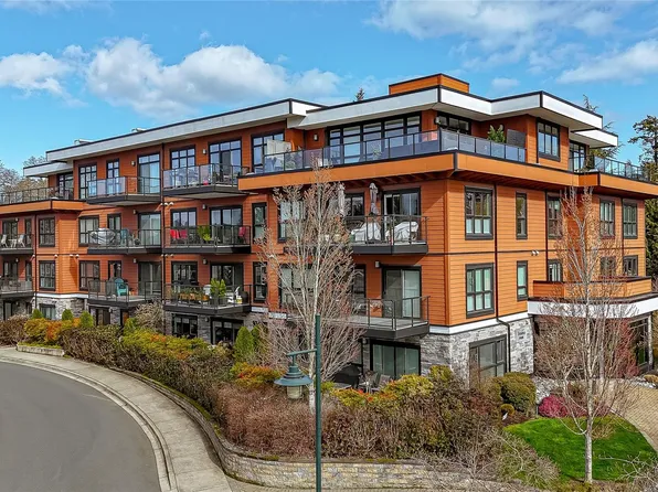 740 Travino Ln #105, Saanich, BC V8Z 0E2
