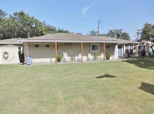 177 Grapevine Dr, Rockport, TX 78382