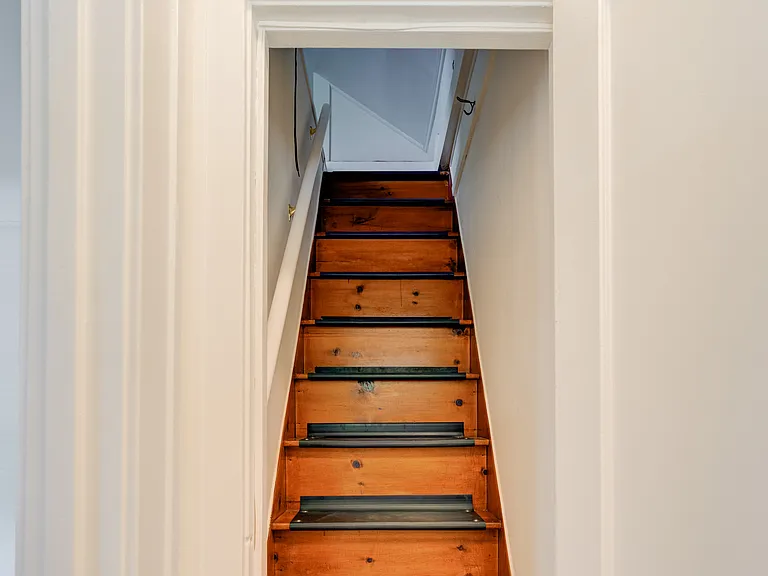 835 Allen St — Photo 19