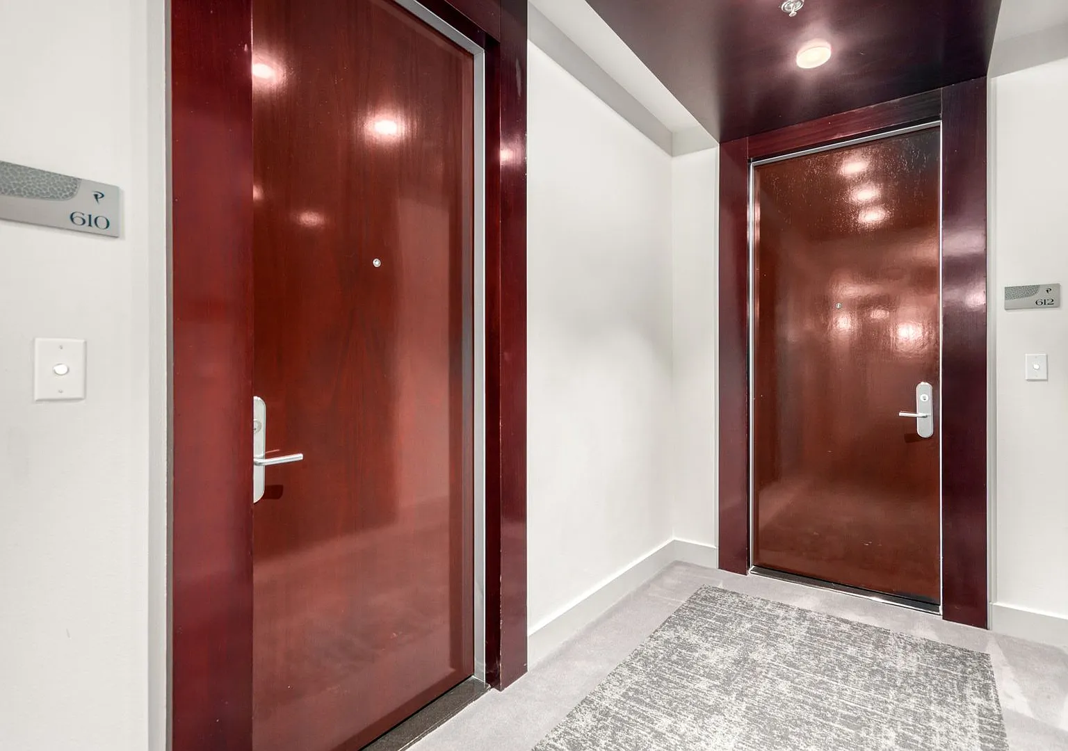 Fully Furnished Panorama Unit — Photo 3