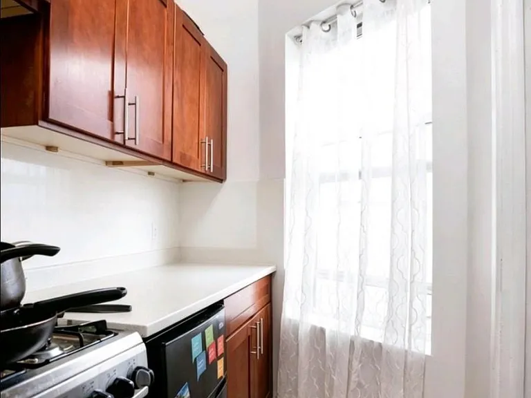 307 E 104th St #5A — Photo 2
