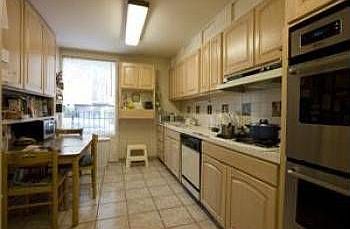 1st image of 1361 E Park Pl