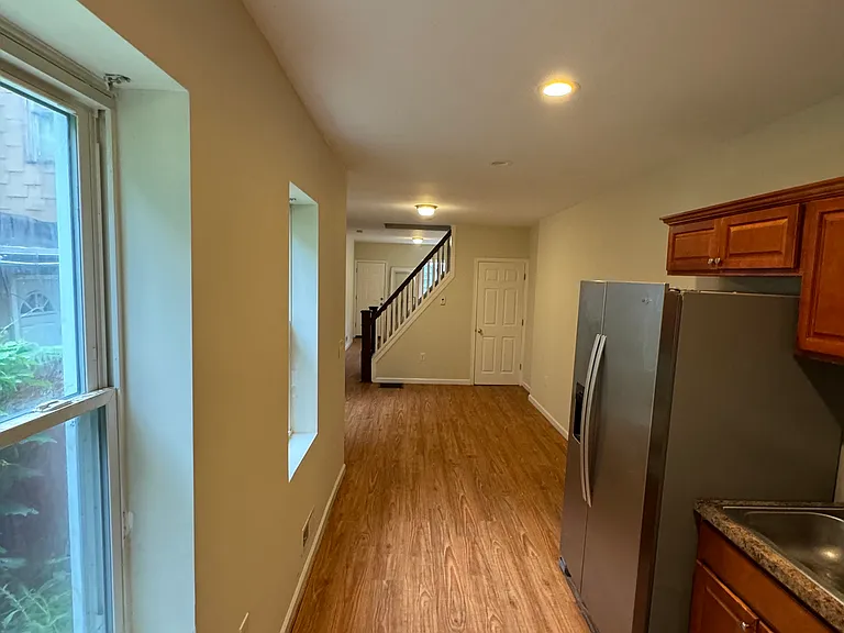 61 Asbury St — Photo 5