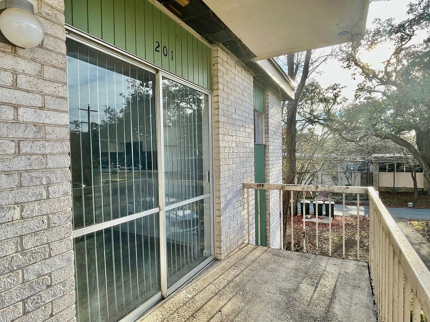 126 Scott St — Photo 2