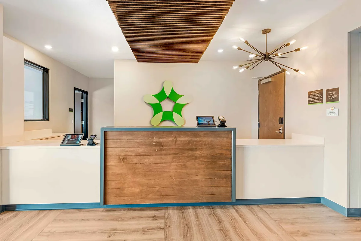 Lobby and Guest Check-in - Yuma