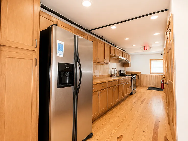 16 Livingston St #E — Photo 3