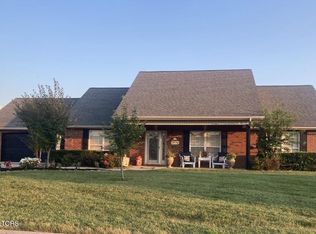 141 Edinburgh Dr, Lenoir City, TN 37771
