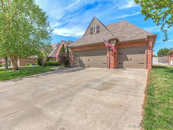 3rd image of 14530 S Gary Pl