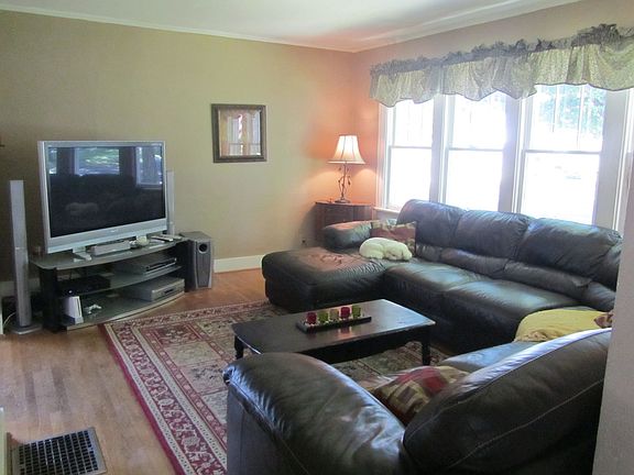 3rd image of 58 Colvin Ave