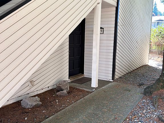 2nd image of 9927 NE 124th St #109