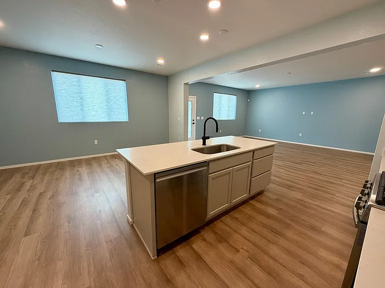 716 Galloway Dr — Photo 18