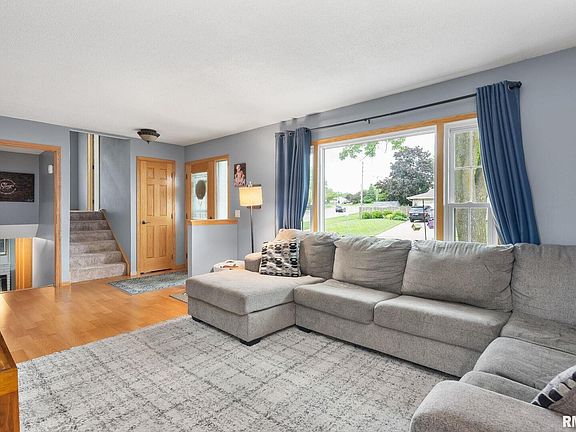 5th image of 2511 New Lexington Dr
