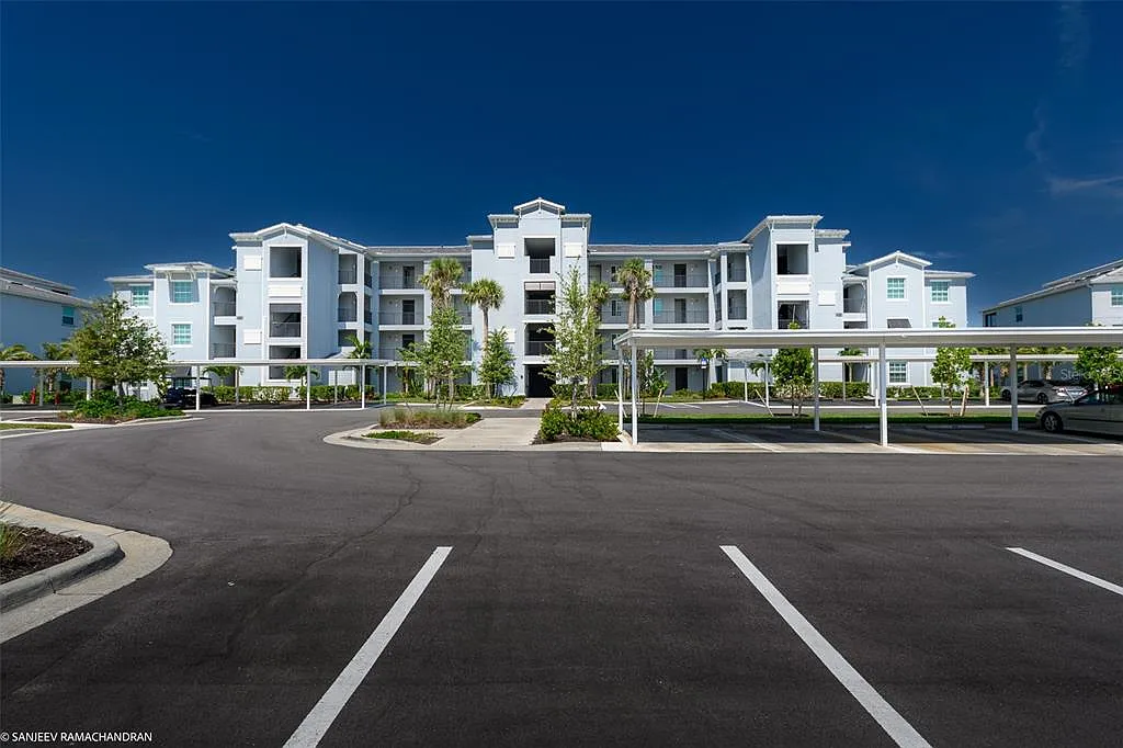 3 bed, 2.0 bath, 1407 sqft, $4,000 — Photo 1