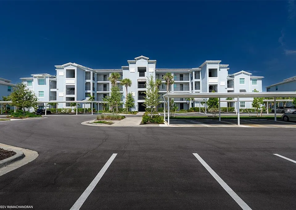14061 Heritage Landing Blvd #411