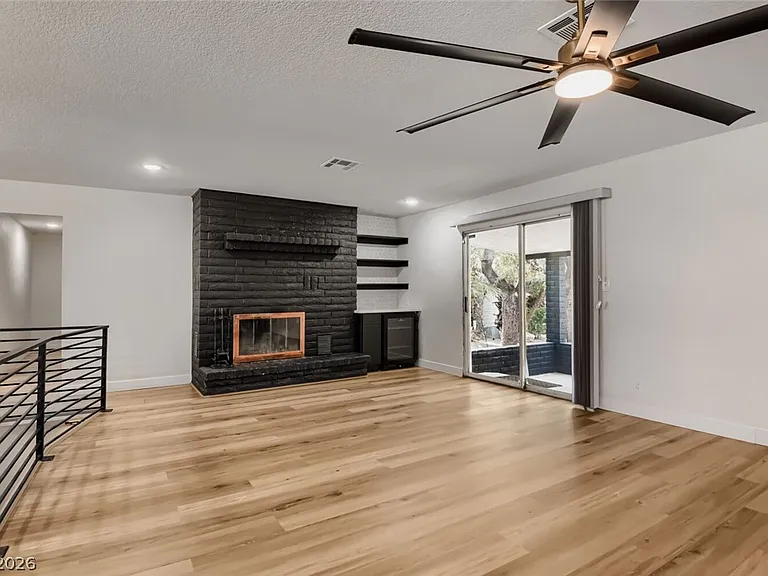 5631 Gilbert Ln — Photo 10