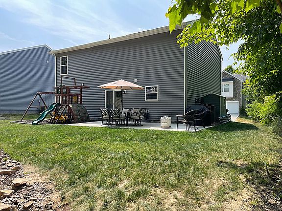 4th image of 212 Black Oak Ln
