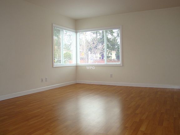 2nd image of 932 University Dr APT 2