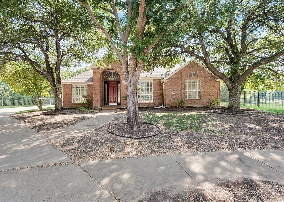 1st image of 217 Stanford Ct