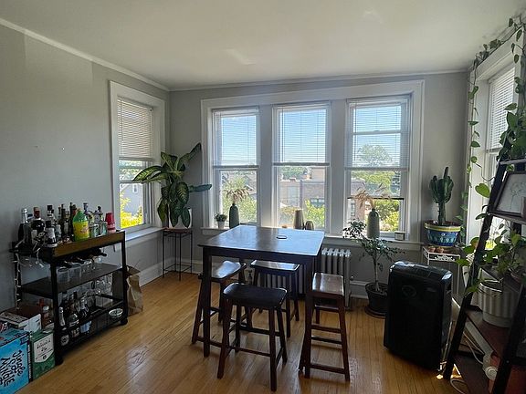 4th image of 2500 N Rockwell St APT 3