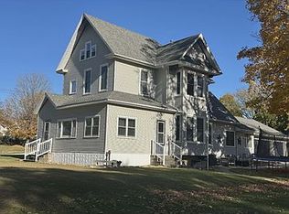 204 College Ave NE, Hopkinton, IA 52237